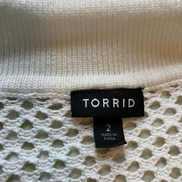 Torrid white crochet mesh fishnet style polo shirt - Picture 6 of 8